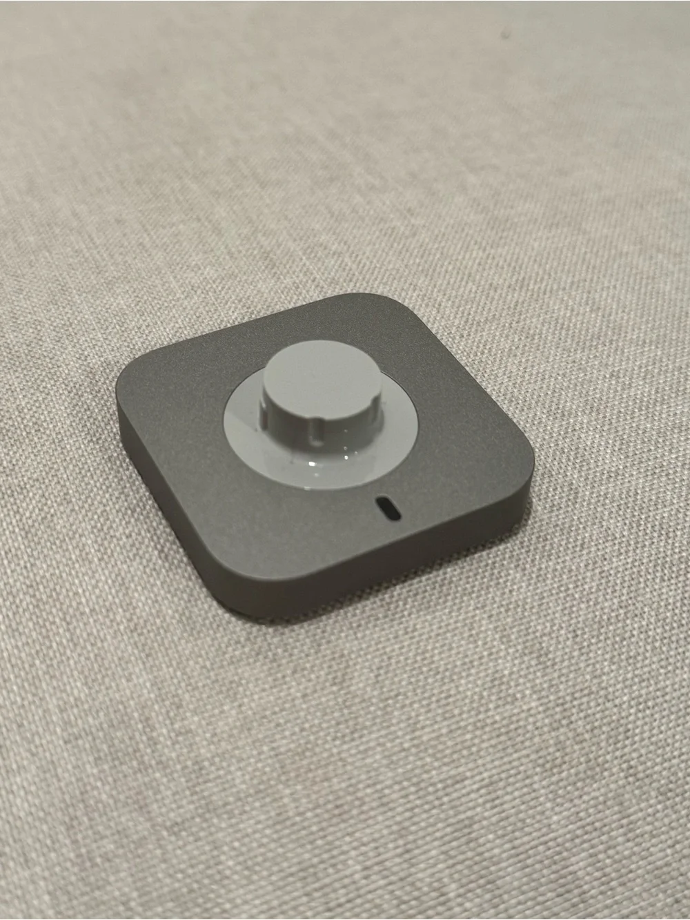 Oura Silver Smart Ring 4 with Box, Charger Cable, and Dock
